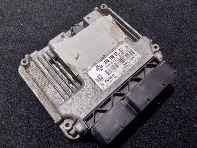 bontott VW GOLF V Motorvezérlő