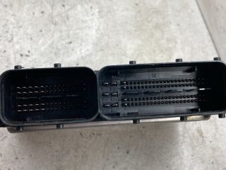 bontott VW GOLF V Motorvezérlő