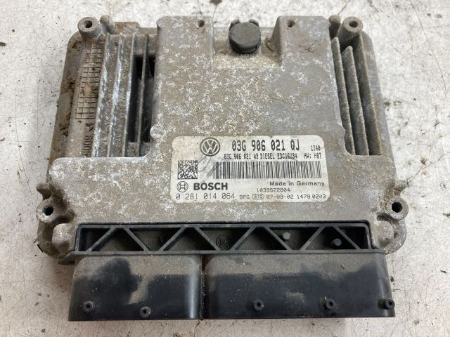 bontott VW GOLF V Motorvezérlő