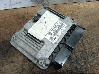 bontott VW GOLF V Motorvezérlő