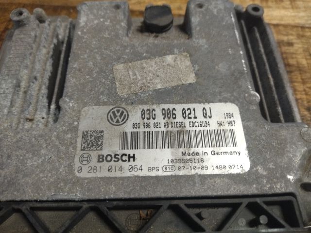 bontott VW GOLF V Motorvezérlő