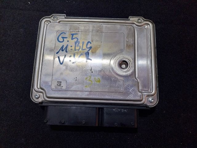 bontott VW GOLF V Motorvezérlő