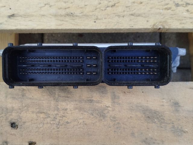 bontott VW GOLF V Motorvezérlő