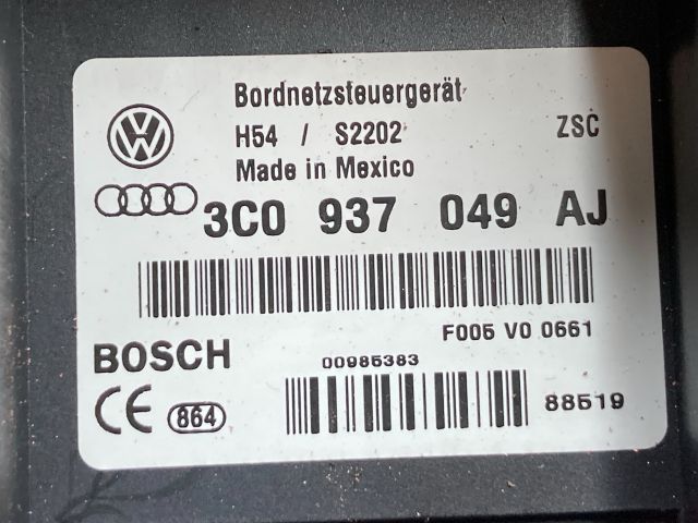 bontott VW GOLF V Motorvezérlő