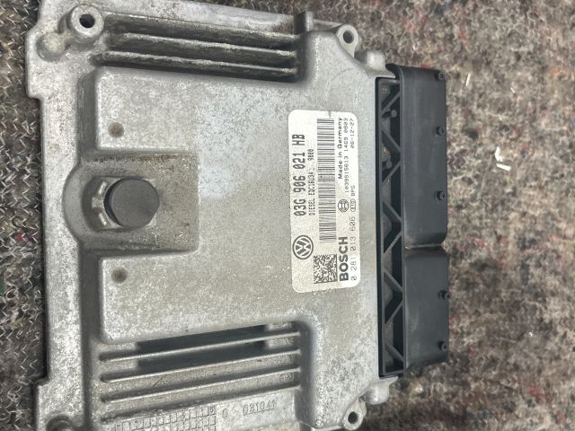 bontott VW GOLF V Motorvezérlő