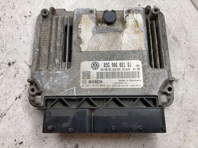 bontott VW GOLF V Motorvezérlő