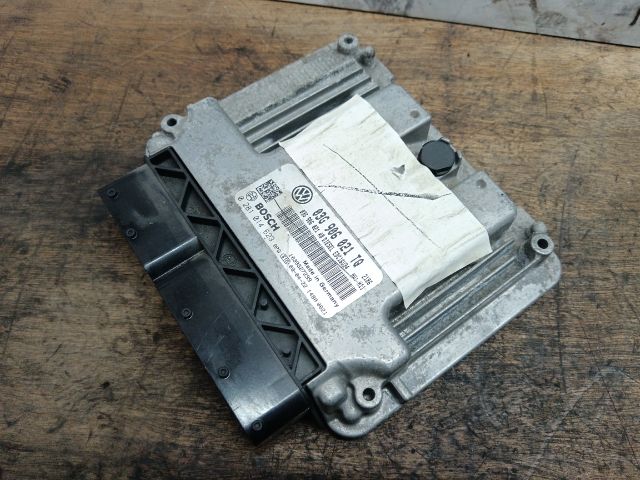 bontott VW GOLF V Motorvezérlő