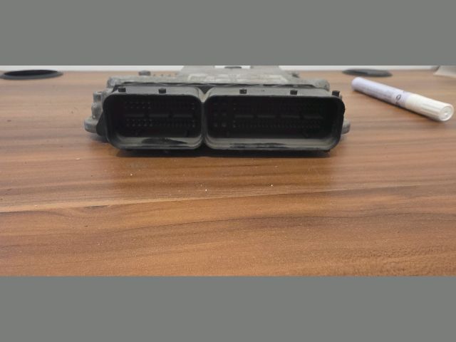 bontott VW GOLF V Motorvezérlő