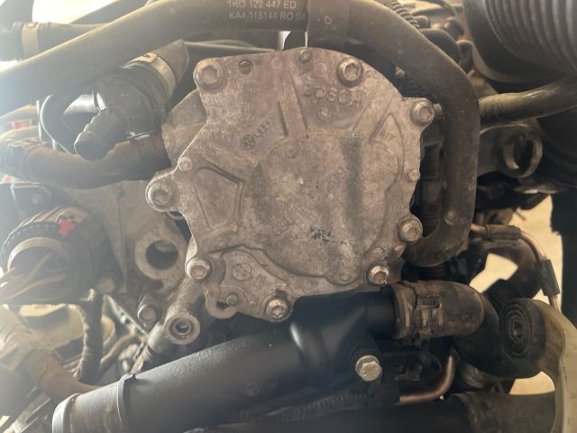 bontott VW GOLF V Nagynyomású Szivattyú