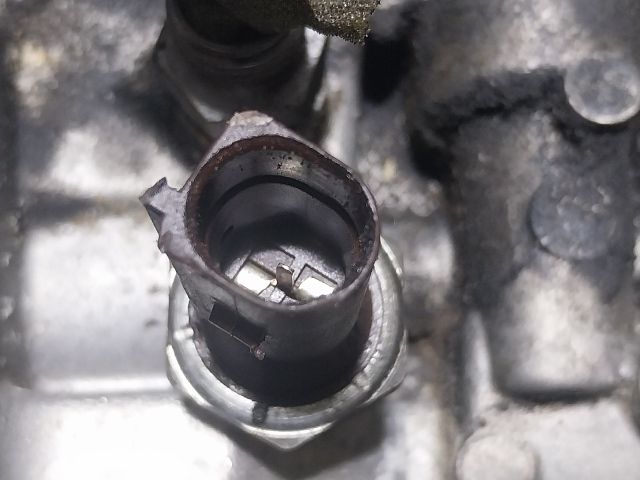 bontott VW GOLF V Olajszűrő Ház