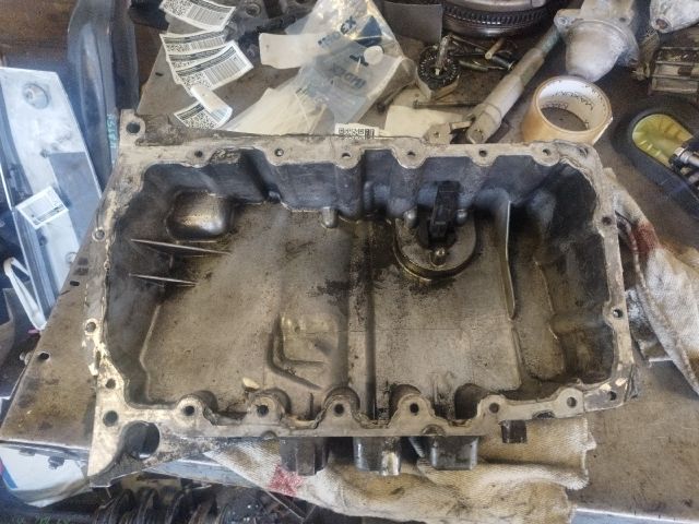 bontott VW GOLF V Olajteknő