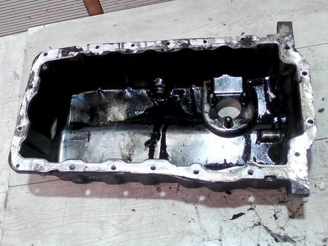 bontott VW GOLF V Olajteknő