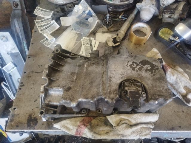 bontott VW GOLF V Olajteknő