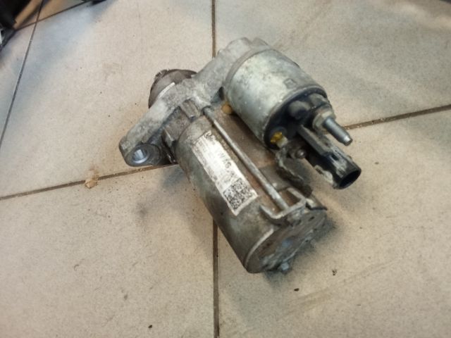 bontott VW GOLF V Önindító