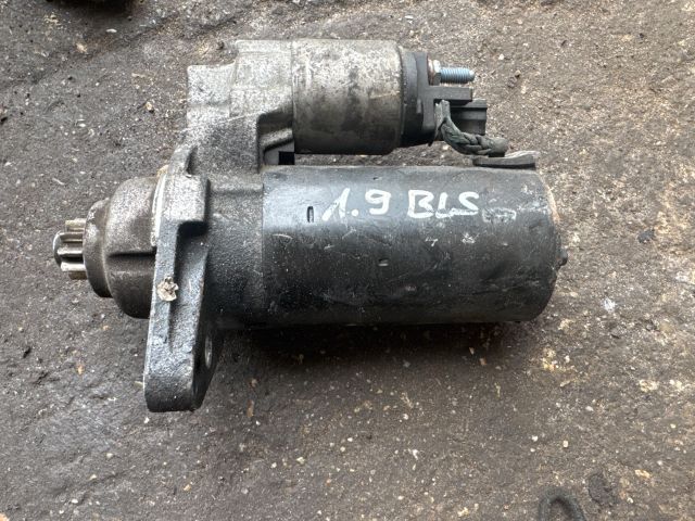 bontott VW GOLF V Önindító