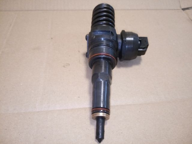 bontott VW GOLF V Porlasztó (1 db)