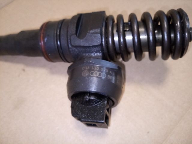 bontott VW GOLF V Porlasztó (1 db)