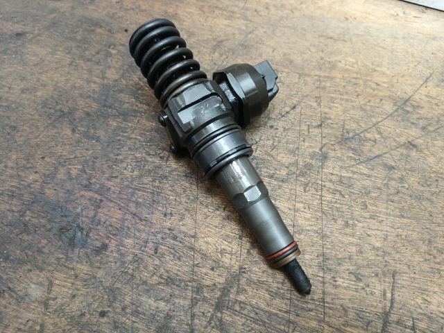 bontott VW GOLF V Porlasztó (1 db)