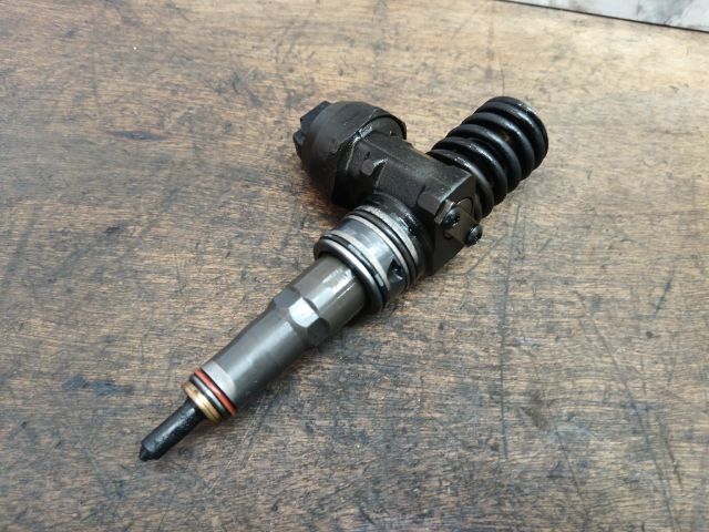 bontott VW GOLF V Porlasztó (1 db)