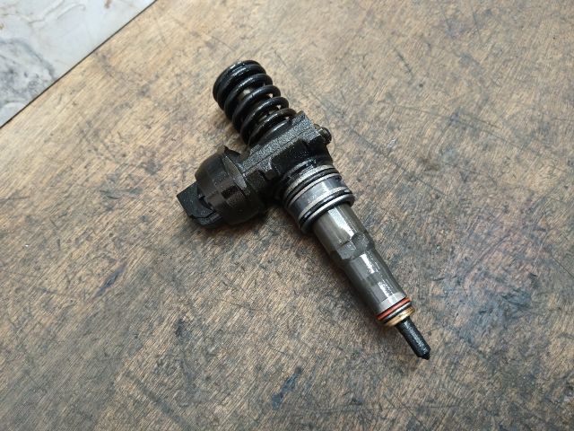 bontott VW GOLF V Porlasztó (1 db)