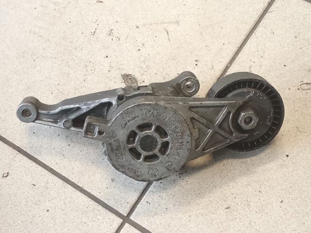 bontott VW GOLF V Szíjfeszítő Görgő