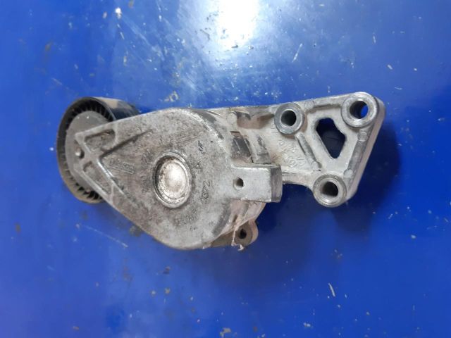 bontott VW GOLF V Szíjfeszítő Görgő