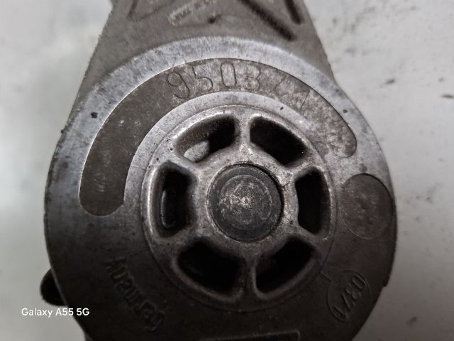 bontott VW GOLF V Szíjfeszítő Görgő