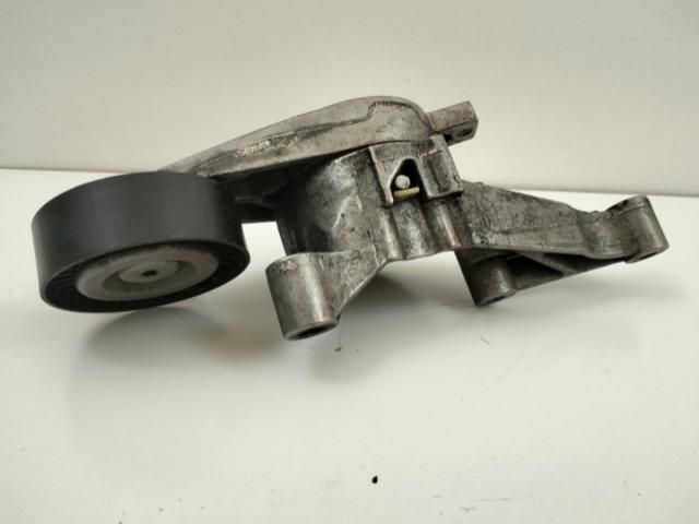 bontott VW GOLF V Szíjfeszítő Görgő