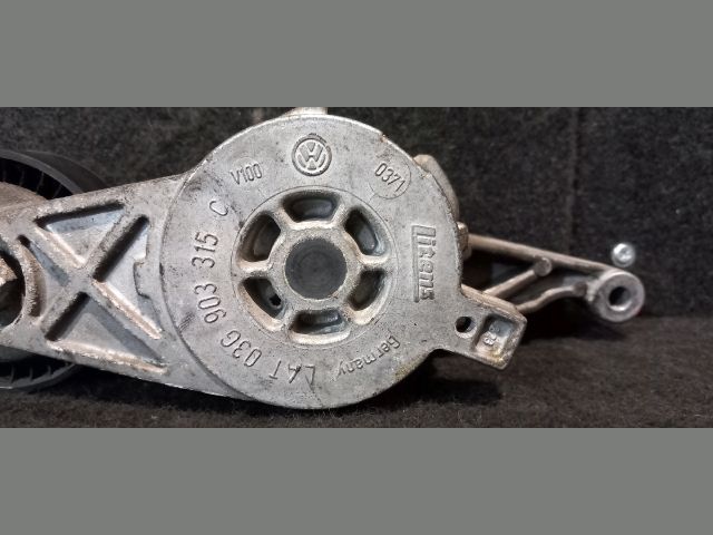 bontott VW GOLF V Szíjfeszítő Görgő