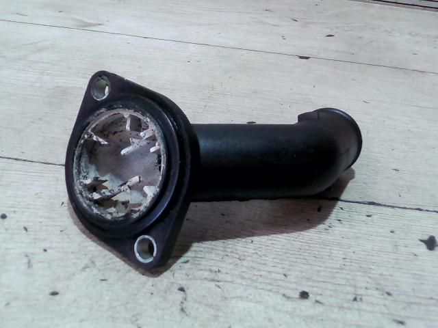 bontott VW GOLF V Termosztátház