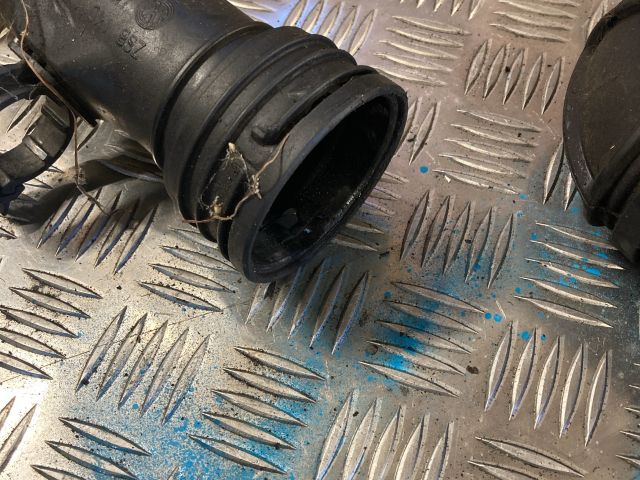 bontott VW GOLF V Turbócső