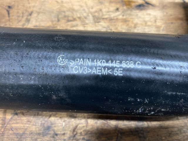 bontott VW GOLF V Turbócső