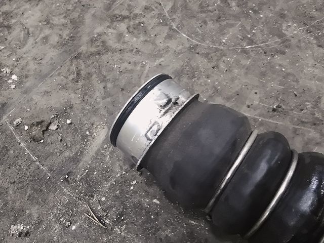 bontott VW GOLF V Turbócső