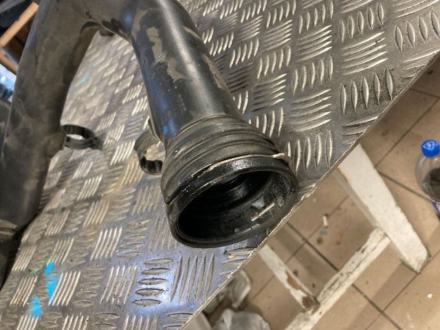 bontott VW GOLF V Turbócső