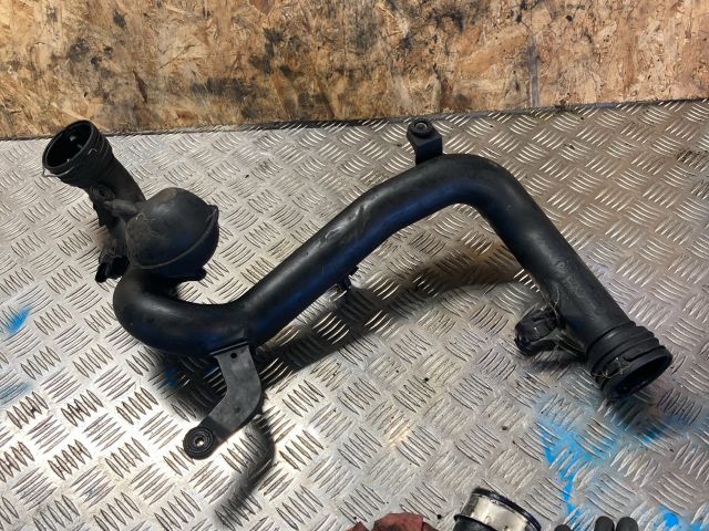 bontott VW GOLF V Turbócső