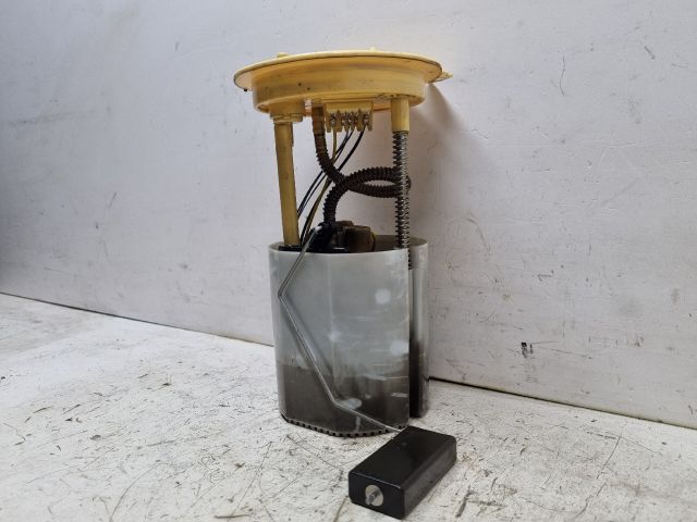 bontott VW GOLF V Üzemanyag Szivattyú