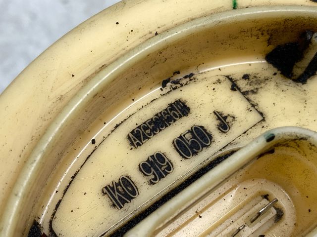 bontott VW GOLF V Üzemanyag Szivattyú