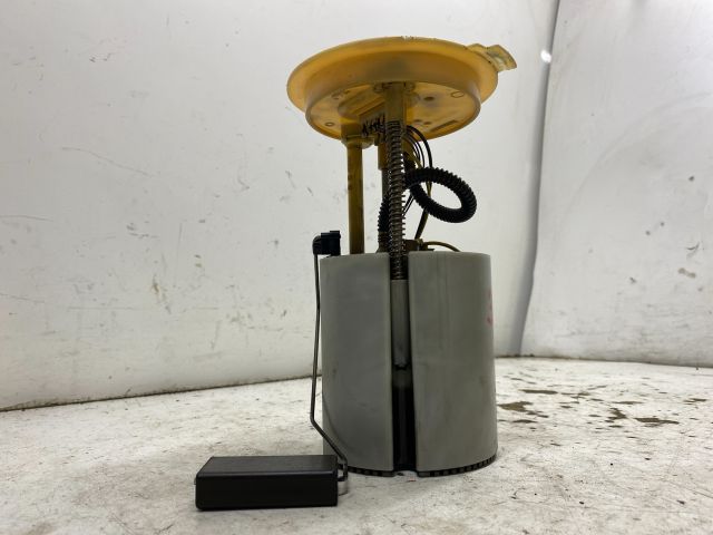 bontott VW GOLF V Üzemanyag Szivattyú