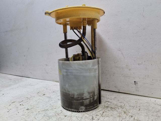 bontott VW GOLF V Üzemanyag Szivattyú