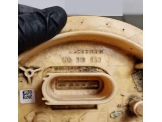 bontott VW GOLF V Üzemanyag Szivattyú