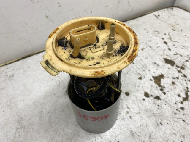 bontott VW GOLF V Üzemanyag Szivattyú