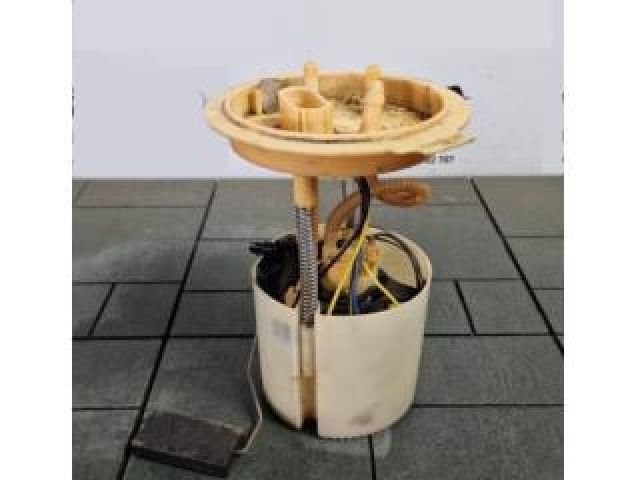 bontott VW GOLF V Üzemanyag Szivattyú