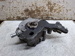 bontott VW GOLF V Vákumpumpa