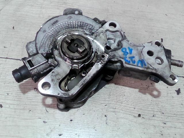 bontott VW GOLF V Vákumpumpa