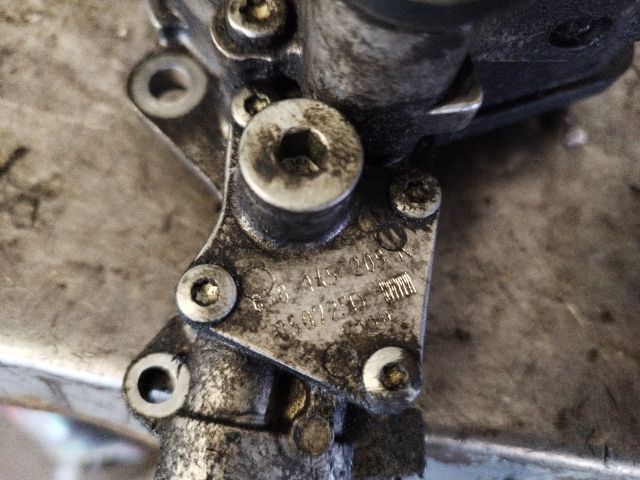 bontott VW GOLF V Vákumpumpa