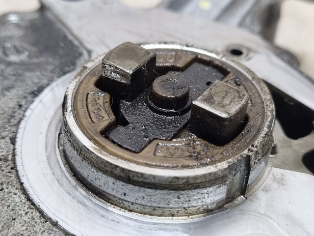 bontott VW GOLF V Vákumpumpa