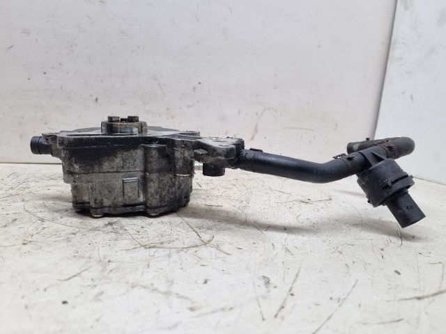 bontott VW GOLF V Vákumpumpa