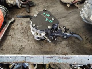 bontott VW GOLF V Vákumpumpa