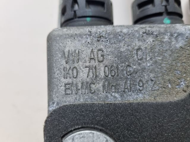 bontott VW GOLF V Váltó Kulissza