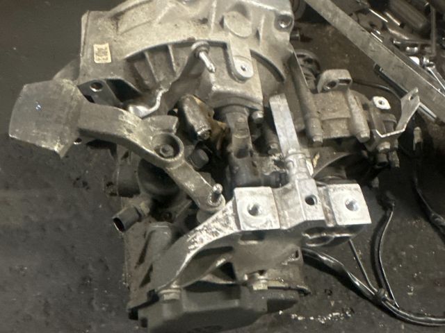 bontott VW GOLF V Váltó (Mechanikus)